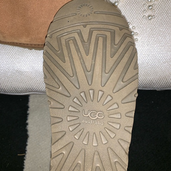 Uggs K Leona Mini Classic Mini  Boot - Picture 3 of 8